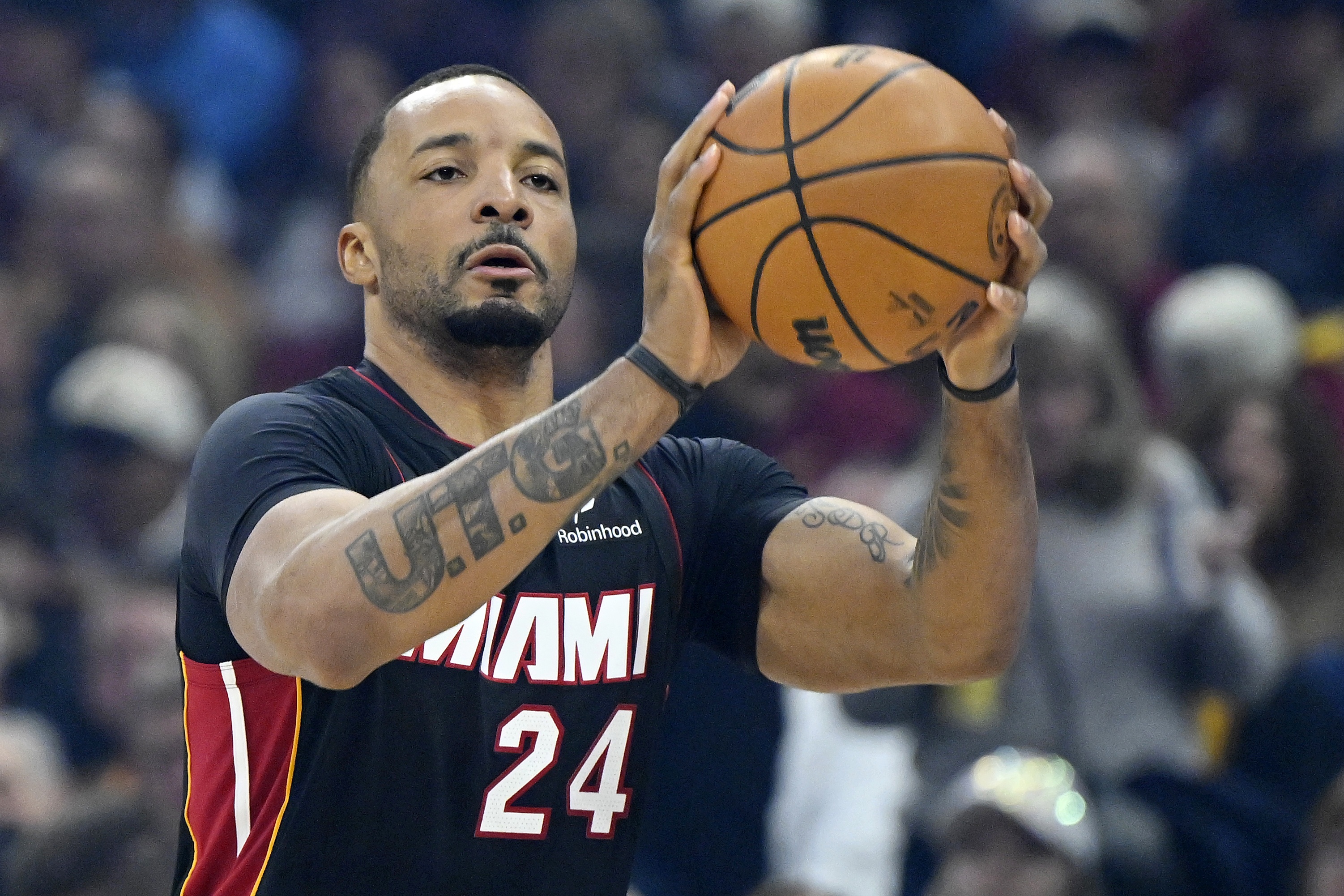 bob半岛体育官方网站-热火客战奇才 鲍威尔&amp;希罗&amp;约维奇缺阵 维金斯可以出战